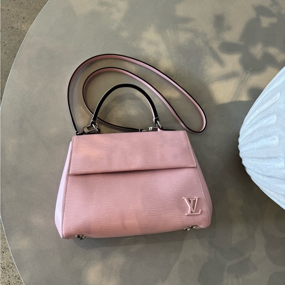 LOUIS VUITTON Epi Cluny MM Rose Ballerine - Picture 2 of 13